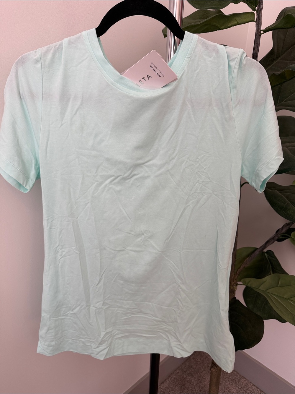 Athleta Mint Outbound Tee Short Sleeve Crewneck Tee